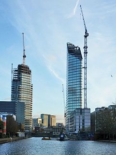 Lexicon and Canaletto Towers, Islington, London.jpg 