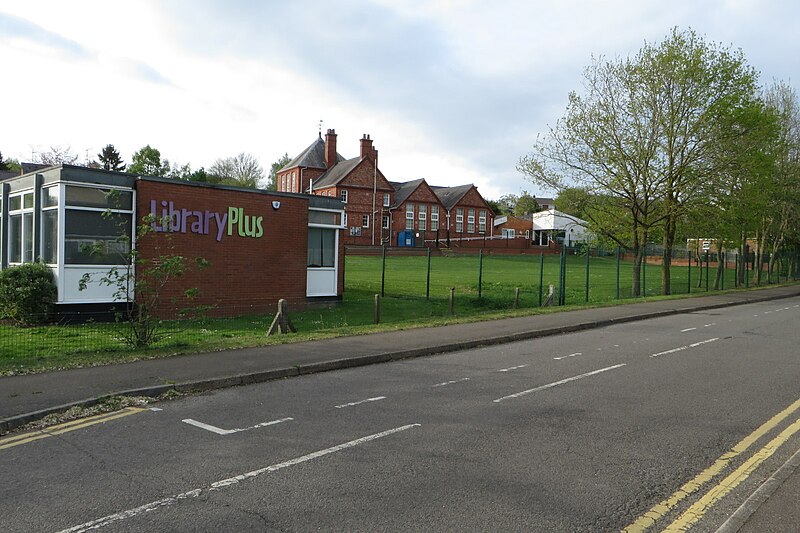 File:Library and primary school - geograph.org.uk - 6136152.jpg