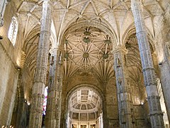 Hallkyrkje i emanuelstil ved Jerónimos-klosteret i Belém i Lisboa