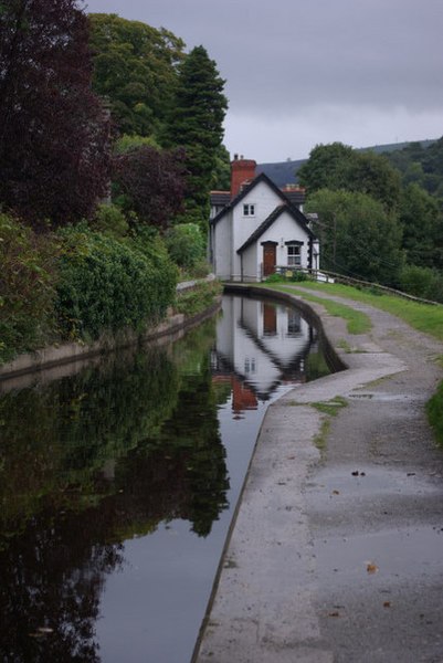 File:Llangollen Canal, Llangollen - geograph.org.uk - 1001317.jpg