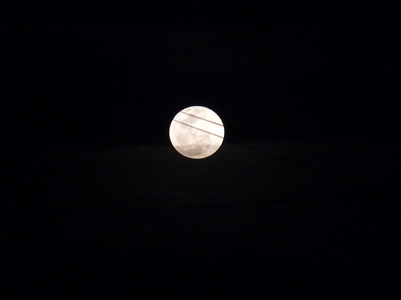 File:Luna llena saliendo del horizonte, Aguascalientes 03.JPG