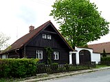 Čeština: Dům čp. 22 ve vsi Maršov patřící pod obec Studená v okrese Jindřichův Hradec, Jihočeský kraj. English: House No 22 in the village of Maršov, Studená, Jindřichův Hradec District, South Bohemian Region, Czech Republic.