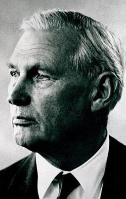 Marcus Wallenberg jr. was instrumental in establishing Svensk Interkontinental Lufttrafik in 1943 Marcus wallenberg 1960-1969.jpg