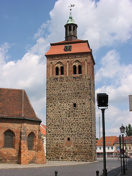 File:Marktturm Luckenwalde 2004.jpg
