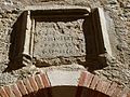 Français : Inscription en latin, tympan de l'église de Maurens, Haute-Garonne, France