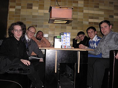 Слева направо: Altes, DrBug, Dr.Stein, Всезнайка, JukoFF, Pretenderrs. Общее фото, попадающее под критерии свободного