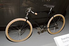 1924-1926 Mercedes-Benz path racer Mercedes Feiner Strassenhalbrenner Mercedes-Benz Museum.jpg