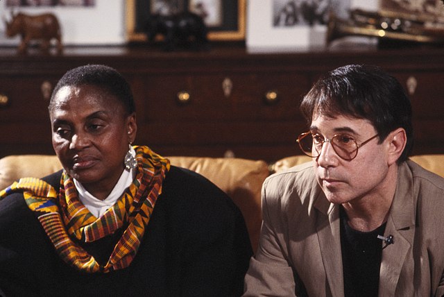 Miriam Makeba and Paul Simon (1986)