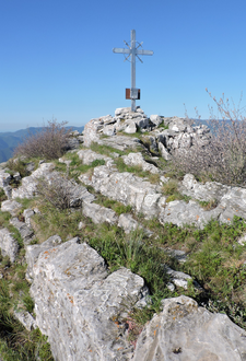 Summit cross Monte della Guardia croce su anticima SW.png
