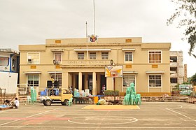 Municipal Hall of Santa Cruz, Marinduque.jpg