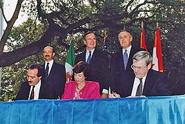 File:Nafta.jpg