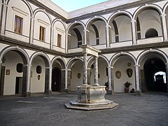 Pozzale del chiostro dei Procuratori (Certosa di San Martino)