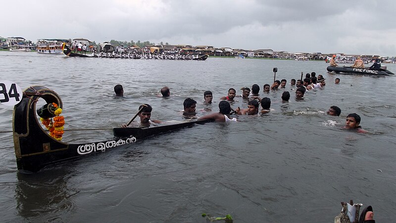 File:Nehru Trophy Boat Race 11-08-2012 2-06-49 PM.JPG