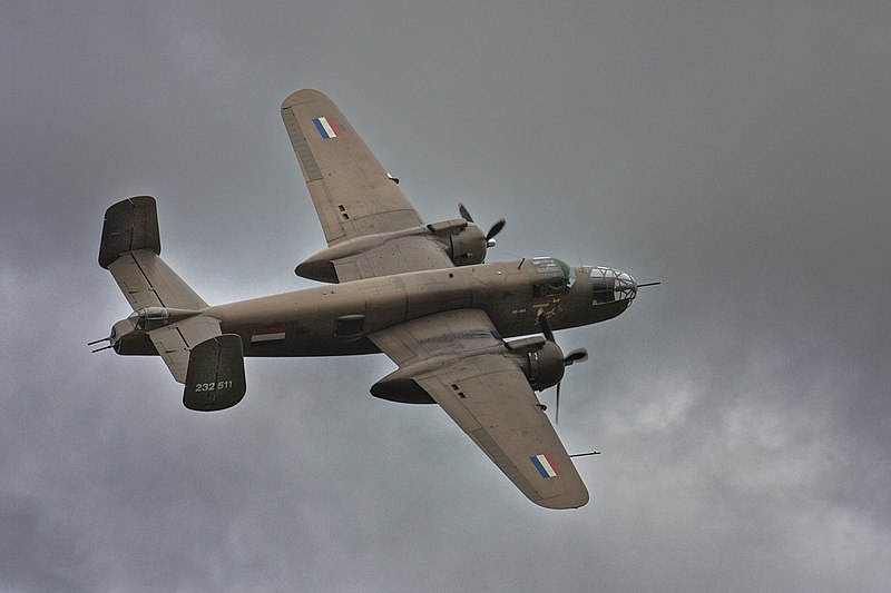 File:North American B-25 Mitchell "Sarinah" - Dunsfold Wings and Wheels 2009.jpg