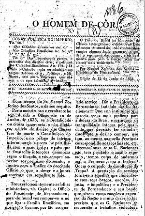 É racista o fato de a peça branca fazer o primeiro movimento no