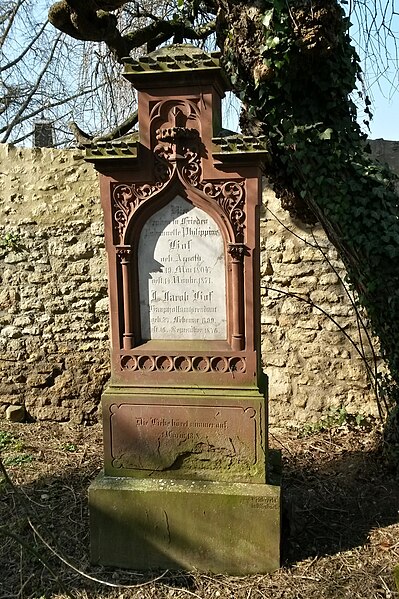 File:Ober-Ingelheim Burgkirchenfriedhof 21 Grabmal J. Jacob Hof.jpg