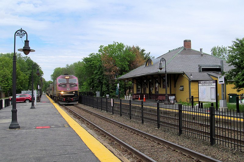 File:Outbound train at West Concord station, May 2017.JPG
