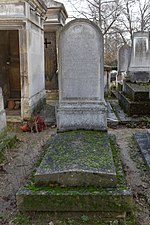 Миниатюра для Файл:Père-Lachaise - Division 49 - Fievée 01.jpg