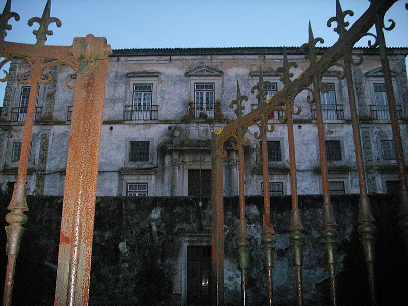 File:Palácio dos Duques de Aveiro, Vila Nogueira de Azeitão, Portugal.jpg