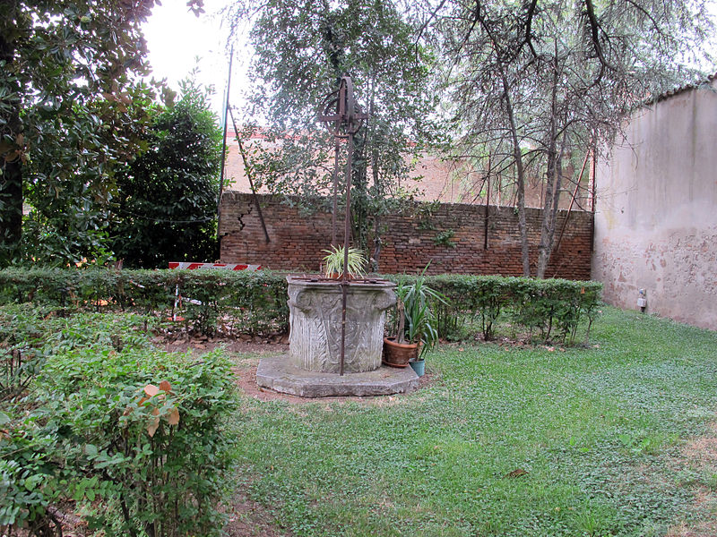 File:Palazzina di marfisa d'este, giardino 01.JPG