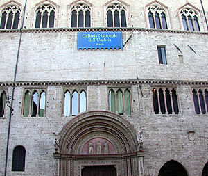 Perugia, Palacio de los Priores. En la tercera planta está situada la Galería Nacional de Umbría