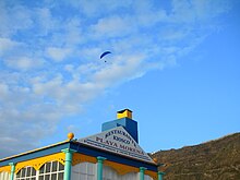 Parapente aterrizando en Puerto Naos