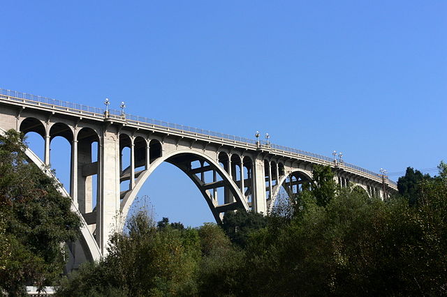 The starting line for The Amazing Race 21 was atop the Colorado Street Bridge in Pasadena, California.