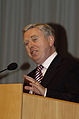 Pat Cox, Europaparlamentets ordforande, talar vid oppnandet av temamotet i Helsingfors 2004.jpg