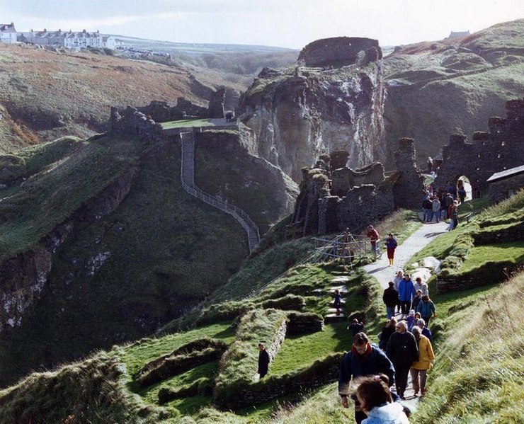 File:Path inside Tintagel Castle walls - geograph.org.uk - 1998684.jpg