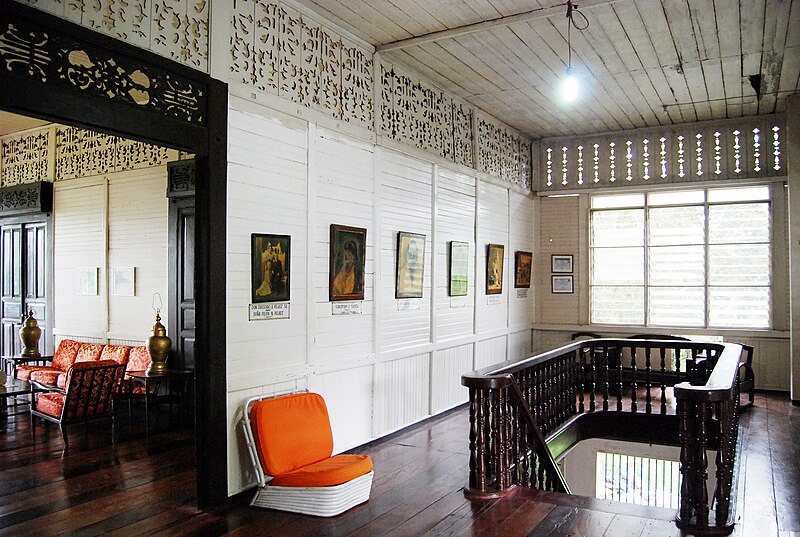 File:Pelaez Ancestral House, Photo Exhibit.JPG