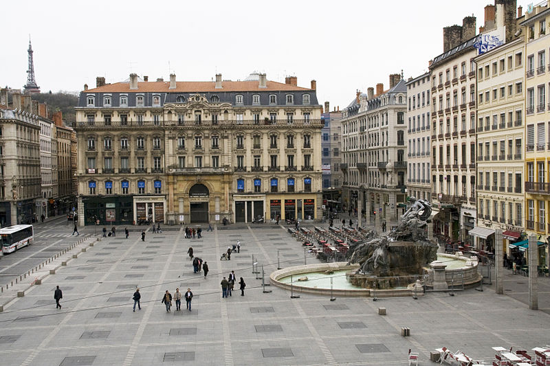 File:Place des Terreaux 17.jpg