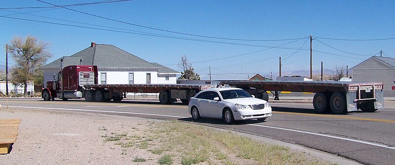 File:Ponderosa Dairy hay truck.jpg