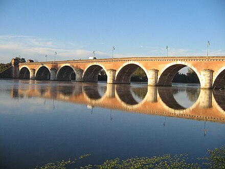 Pont Napoléon, over the Tarn River at Moissac