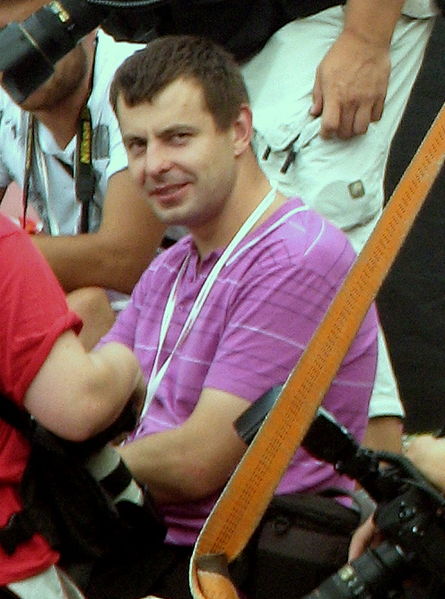 File:Press photographer at IV Meeting Of Fans of the TV Series "M jak miłość" in Gdynia 2010 - 16.jpg