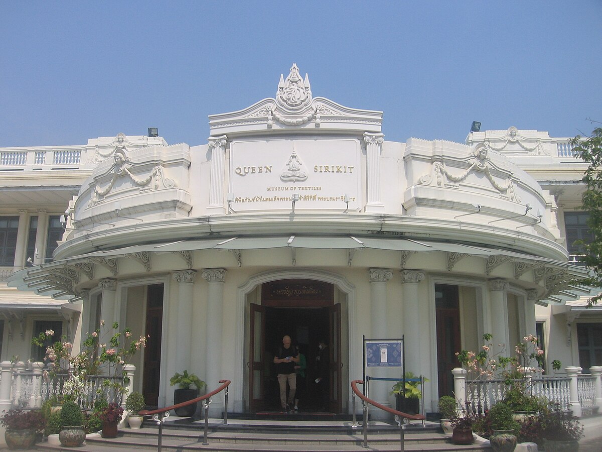 Victoria and Albert Museum - Royal Belt of HM Queen Saowabha Pongsri of  Thailand by jrozwado, via …