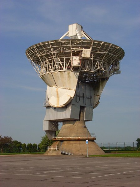 File:Radio telescope, Chilbolton - geograph.org.uk - 809842.jpg