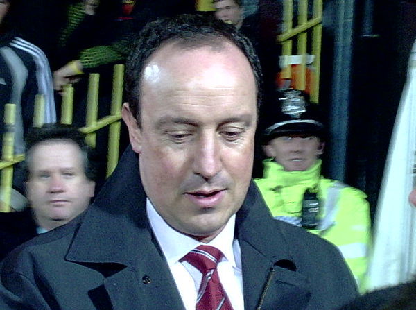 Benítez managing Liverpool in 2005, his first season at the club