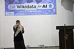 Miniatuur voor Bestand:Raisha Abdillah memperkenalkan Wikidata dalam WD4AI.jpg