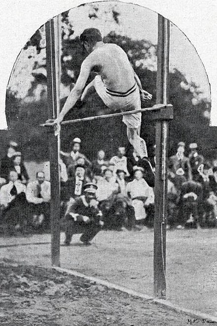 Ray Ewry vainqueur du saut en hauteur sans élan aux JO de 1900 (1,65 m - WR).
