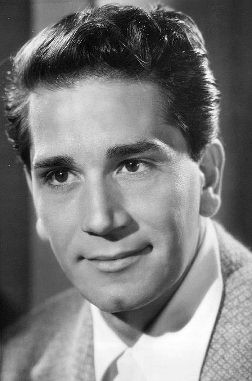 Richard Conte 1945