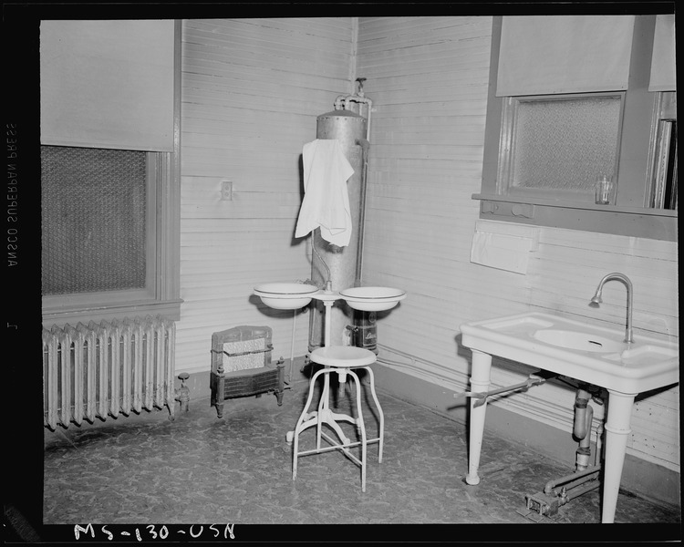 File:Room in dispensary. Koppers Coal Division, Federal ^1 Mine, Grant Town, Marion County, West Virginia. - NARA - 540292.tif