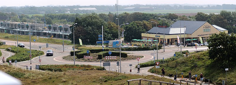 File:Roundabout Petten.jpg