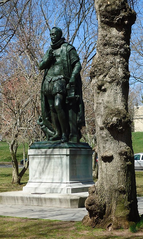 On the western end of Voorhees Mall is a bronze statue of William the Silent, commemorating the university's Dutch heritage.