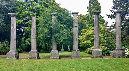 Die Säulen des ehemaligen Gesellschaftshaus Belvedere