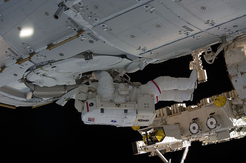 File:STS-130 EVA2 Robert Behnken 3.jpg