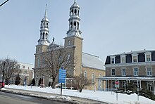 Saibt-Eustache(QC)-Vue de la marie, église et presbytère-2022-03-15.jpg