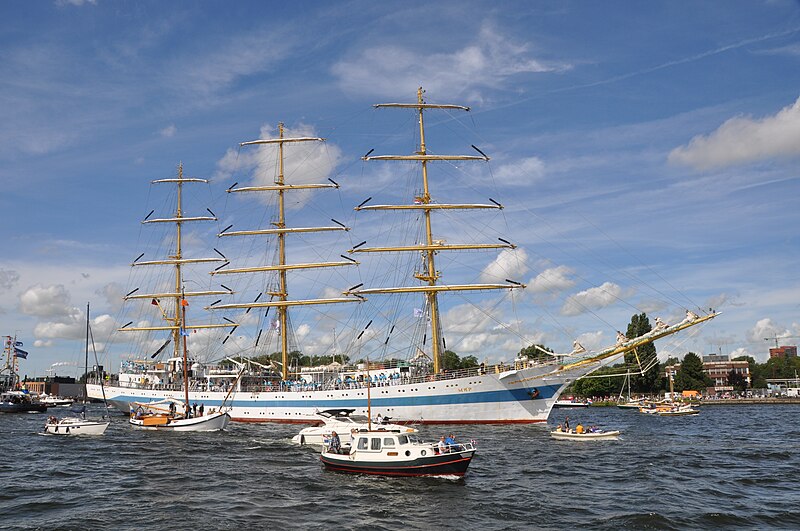 File:Sail Amsterdam 2010 Sail-in (110).JPG