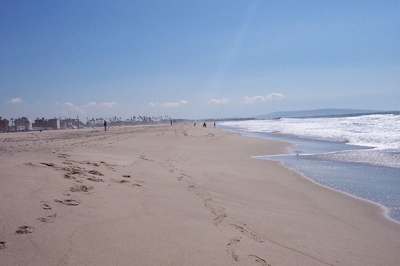 File:Santa Monica Beach 2.jpg