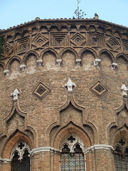 File:Santi-Giovanni-e-Paolo Cappella del Nome di Gesu exterior detail.jpg