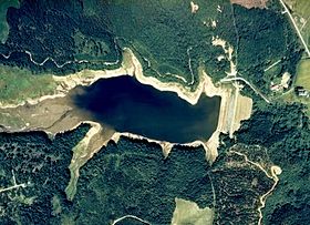 Senganishi-Tameike water reservoir Aerial photograph.1976.jpg